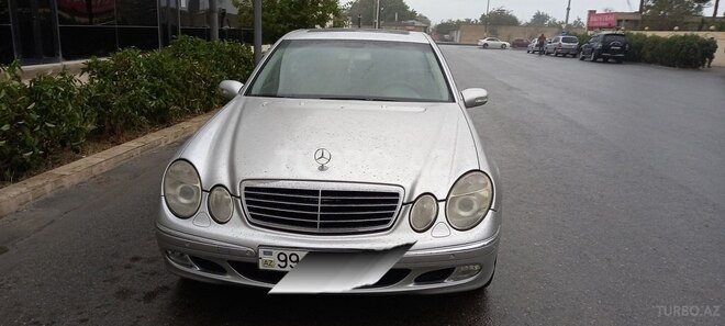 Mercedes E 240 2004, 254,000 km - 2.4 l - Bakı