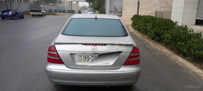 Mercedes E 240 2004, 254,000 km - 2.4 l - Bakı