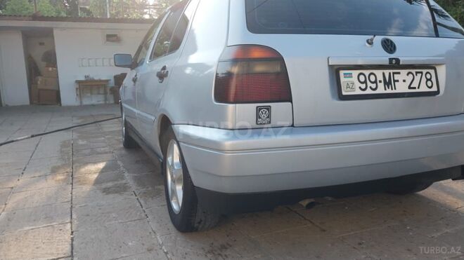 Volkswagen Golf 1997, 300,000 km - 2.0 l - Salyan