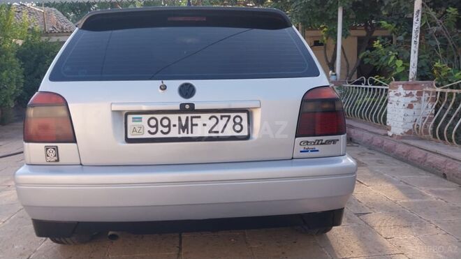 Volkswagen Golf 1997, 300,000 km - 2.0 l - Salyan