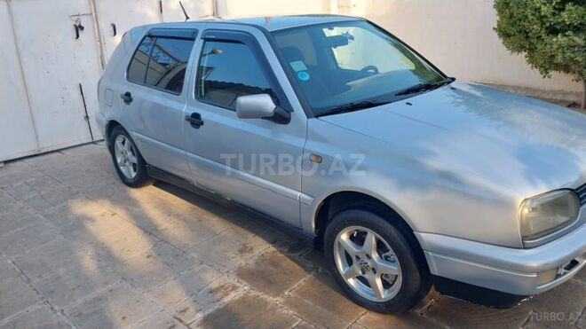 Volkswagen Golf 1997, 300,000 km - 2.0 l - Salyan