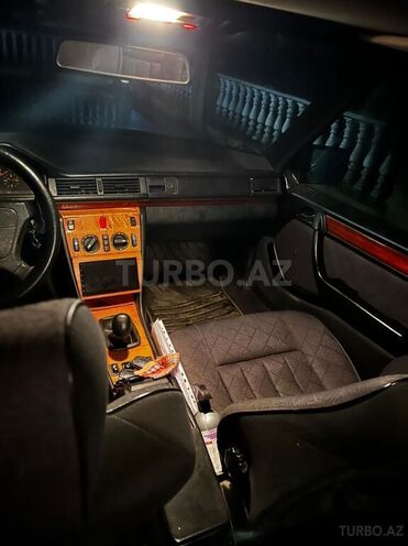 Mercedes E 200 1993, 322,000 km - 2.0 л - Masallı