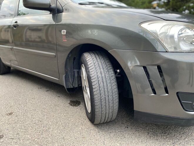 Toyota Corolla 2005, 240,000 km - 1.4 l - Bakı