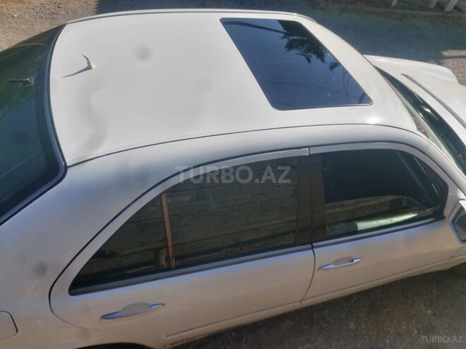 Mercedes E 220 1998, 250,000 km - 2.2 л - Bakı