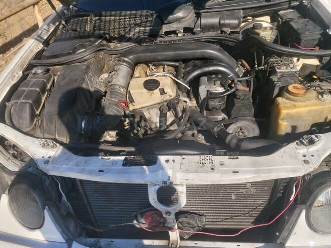 Mercedes E 220 1998, 250,000 km - 2.2 л - Bakı