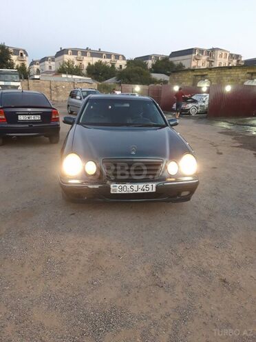 Mercedes E 320 1999, 451,000 km - 3.2 l - Xırdalan