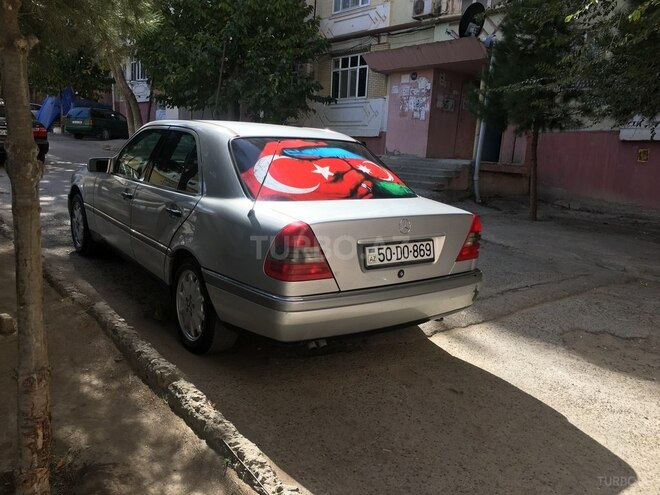 Mercedes C 220 1995, 415,000 km - 2.2 l - Sumqayıt