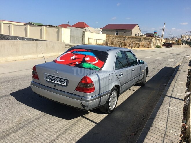 Mercedes C 220 1995, 415,000 km - 2.2 l - Sumqayıt