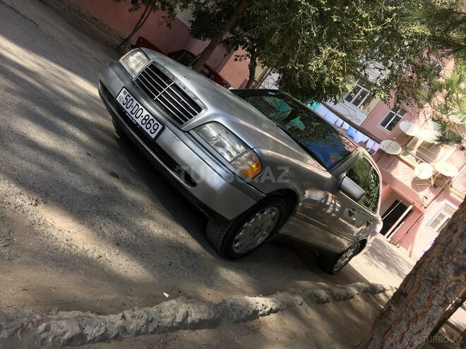 Mercedes C 220 1995, 415,000 km - 2.2 l - Sumqayıt