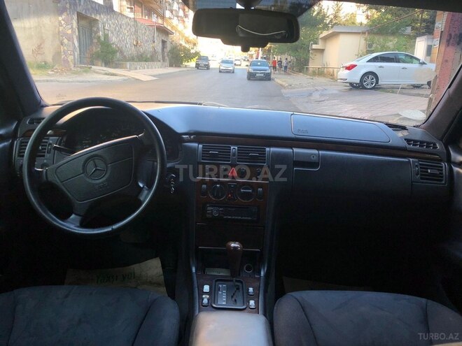 Mercedes E 230 1996, 312,580 km - 2.3 l - Bakı