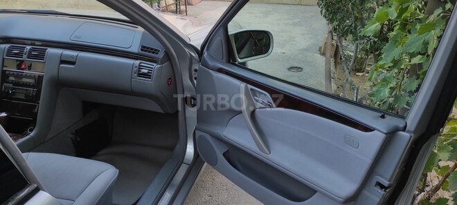 Mercedes E 240 2000, 220,000 km - 2.4 l - Sumqayıt