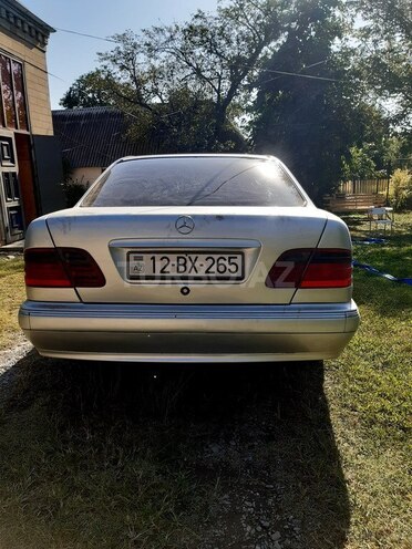 Mercedes E 220 2000, 443,500 km - 2.2 l - Bakı