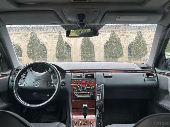 Mercedes E 200 2001, 328,000 km - 2.0 l - Gəncə