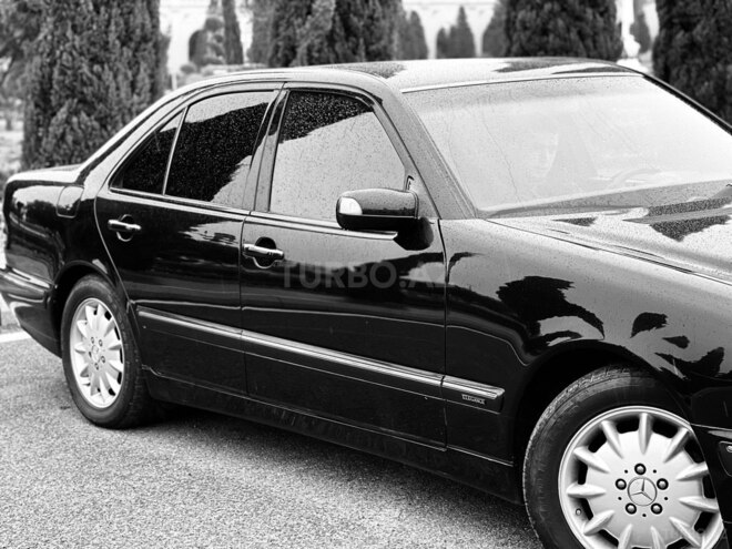 Mercedes E 200 2001, 328,000 km - 2.0 l - Gəncə