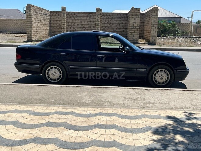 Mercedes E 200 2001, 328,000 km - 2.0 l - Gəncə