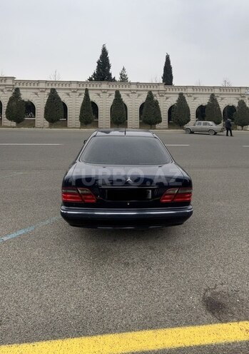 Mercedes E 200 2001, 328,000 km - 2.0 l - Gəncə