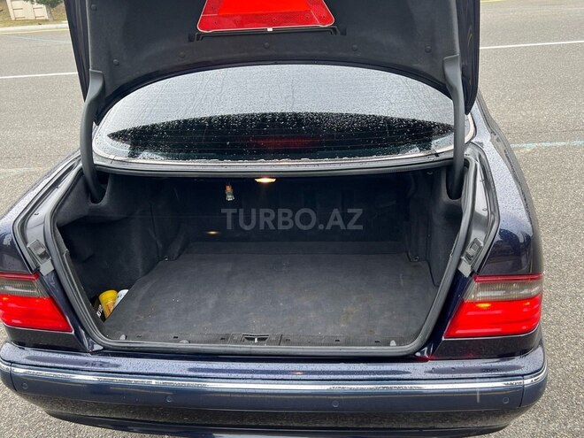 Mercedes E 200 2001, 328,000 km - 2.0 l - Gəncə