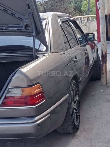 Mercedes E 300 1988, 100,021 km - 3.0 l - Bakı