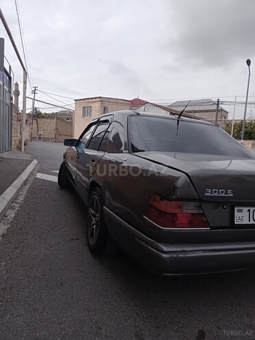 Mercedes E 300 1988, 100,021 km - 3.0 l - Bakı