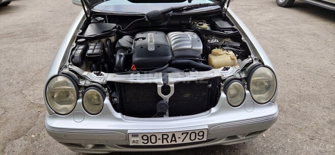 Mercedes E 270 1999, 288,000 km - 2.7 l - Bakı