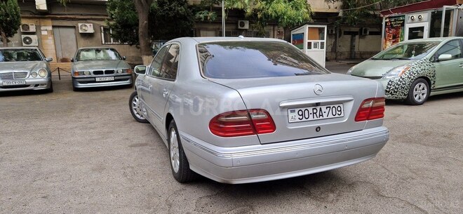 Mercedes E 270 1999, 288,000 km - 2.7 l - Bakı