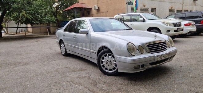 Mercedes E 270 1999, 288,000 km - 2.7 l - Bakı