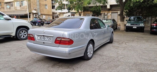 Mercedes E 270 1999, 288,000 km - 2.7 l - Bakı