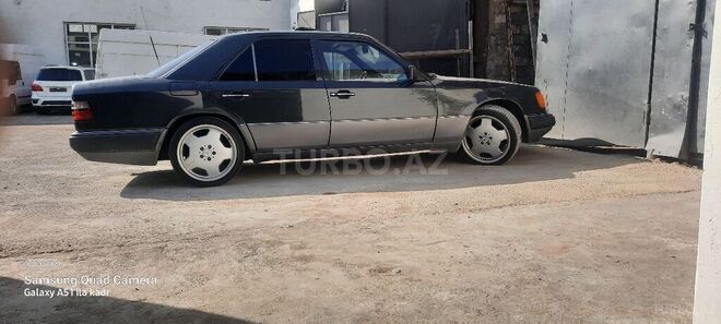 Mercedes E 320 1995, 250,000 km - 3.2 l - Bakı