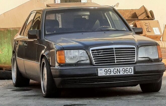 Mercedes E 320 1995, 250,000 km - 3.2 l - Bakı
