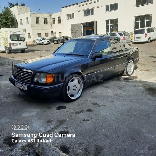 Mercedes E 320 1995, 250,000 km - 3.2 l - Bakı