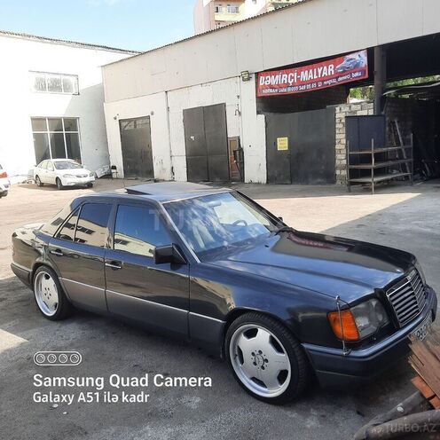 Mercedes E 320 1995, 250,000 km - 3.2 l - Bakı