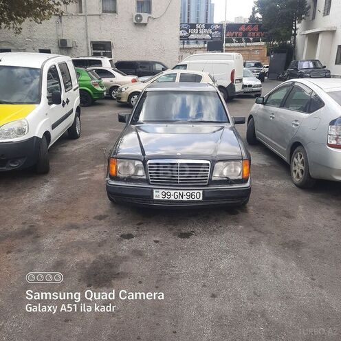 Mercedes E 320 1995, 250,000 km - 3.2 l - Bakı