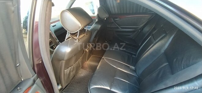 Mercedes E 270 2001, 300,000 km - 2.7 l - Beyləqan