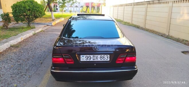 Mercedes E 270 2001, 300,000 km - 2.7 l - Beyləqan