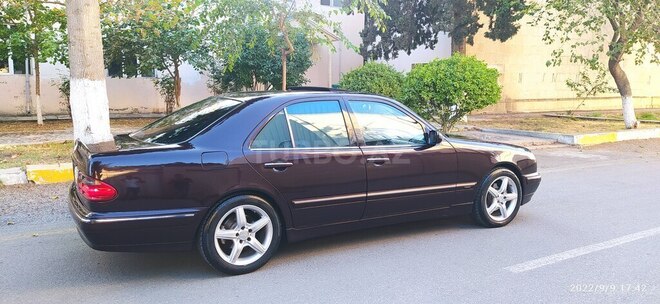 Mercedes E 270 2001, 300,000 km - 2.7 l - Beyləqan