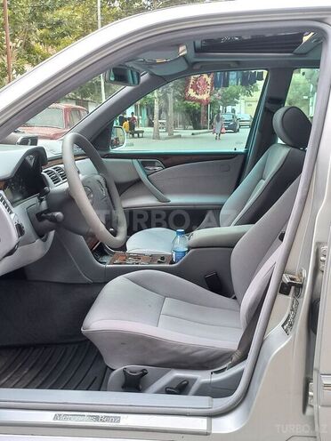 Mercedes E 270 2000, 355,500 km - 2.7 l - Mingəçevir
