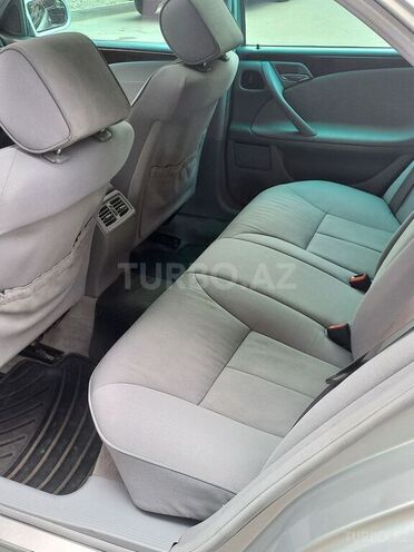 Mercedes E 270 2000, 355,500 km - 2.7 l - Mingəçevir
