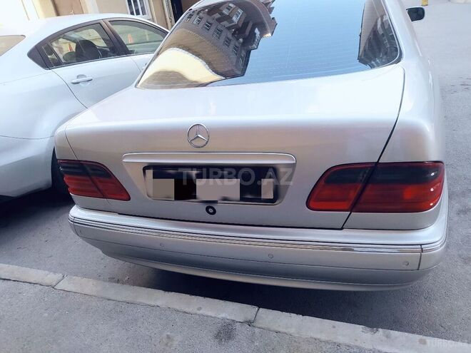 Mercedes E 240 1999, 239,000 km - 2.4 л - Bakı