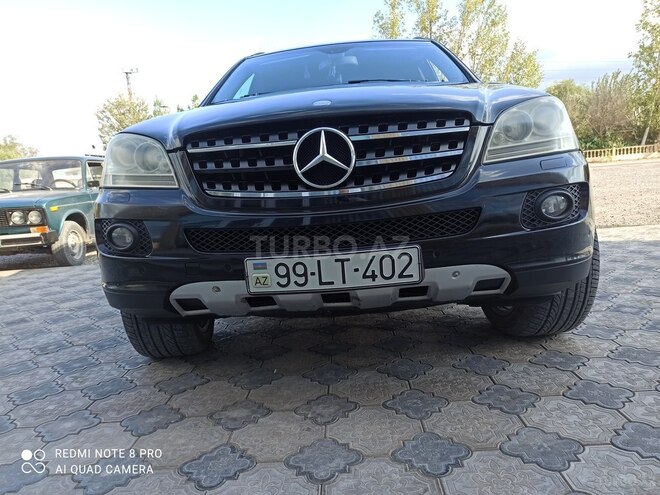 Mercedes  2007, 224,000 km - 5.0 л - Salyan