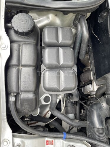 Mercedes E 320 2000, 305,900 km - 3.2 л - Şəki