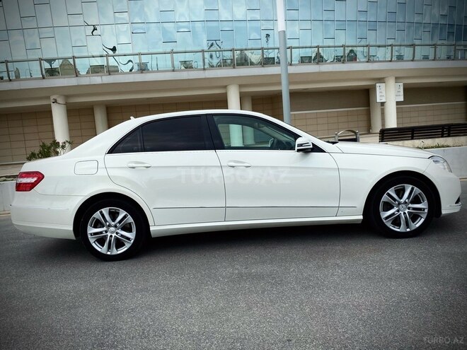 Mercedes E 350 2011, 124,000 km - 3.5 l - Bakı