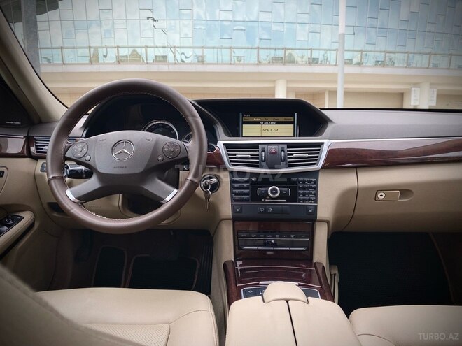 Mercedes E 350 2011, 124,000 km - 3.5 l - Bakı