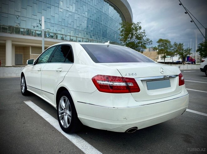 Mercedes E 350 2011, 124,000 km - 3.5 l - Bakı