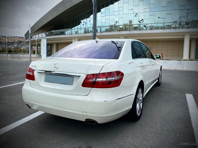 Mercedes E 350 2011, 124,000 km - 3.5 l - Bakı