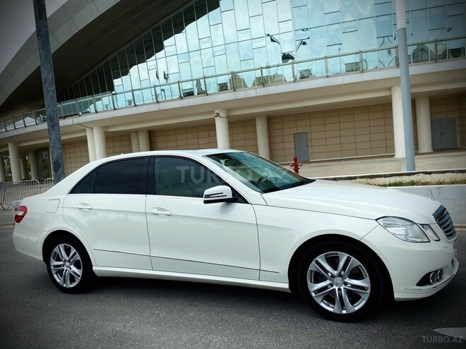 Mercedes E 350 2011, 124,000 km - 3.5 l - Bakı