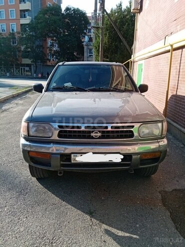 Nissan Terrano 1995, 354,642 km - 2.7 l - Quba