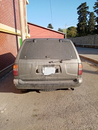 Nissan Terrano 1995, 354,642 km - 2.7 l - Quba