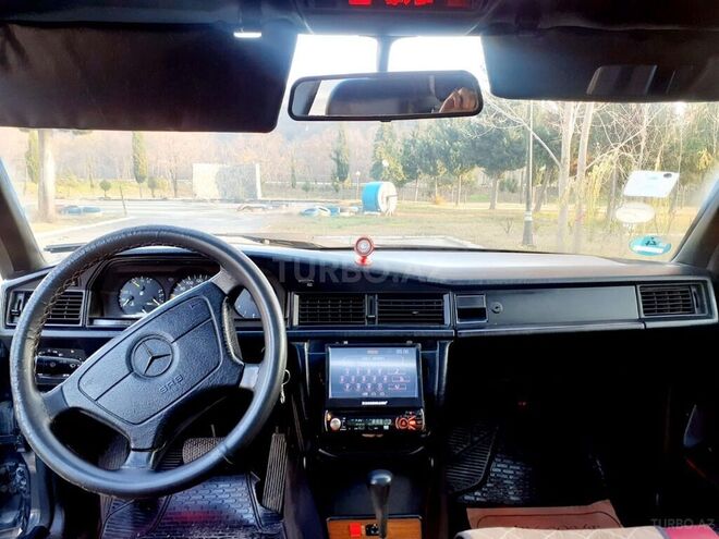 Mercedes 190 1992, 35,000 km - 1.8 л - Balakən