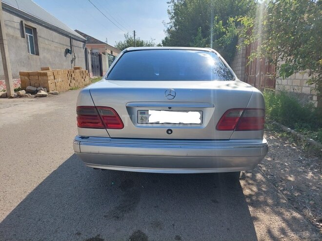 Mercedes E 240 1999, 360,999 km - 2.4 л - Tovuz