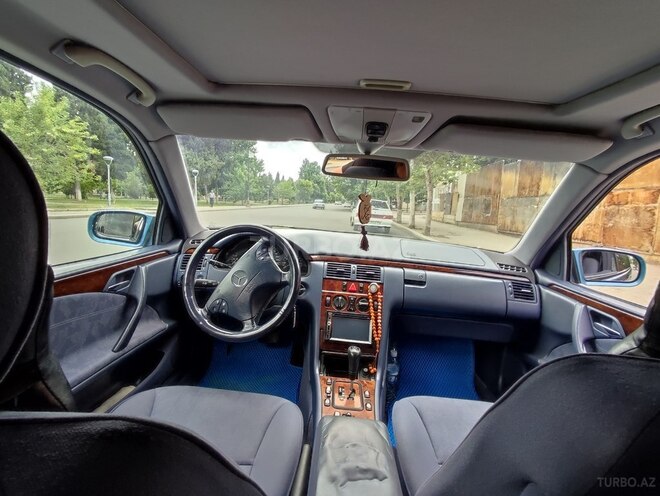 Mercedes E 240 2000, 210,000 km - 2.4 l - Gəncə